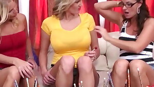 Lesben MILFs