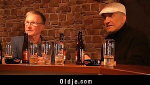 Daring sucks two old dicks